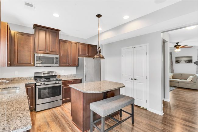 1503 Pointe View Dr, Townhouse with 3 bedrooms, 3 bathrooms and 2 parking in Mars PA | Image 16