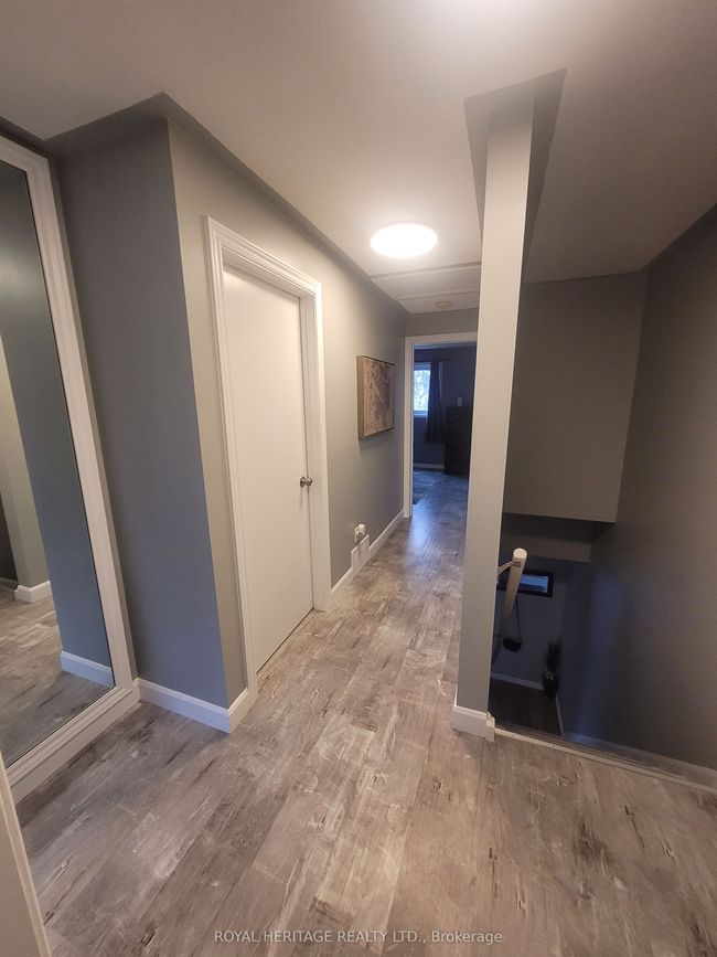 681 Athol St E, House attached with 4 bedrooms, 2 bathrooms and 5 parking in Oshawa ON | Image 18