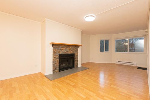 209-9880 Manchester Dr, Burnaby, BC, V3N4R3 | Card Image