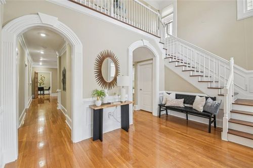 121 Fulton Way Se, Atlanta, GA, 30312-2915 | Card Image