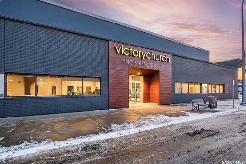 637 Main St N, Moose Jaw, SK, S6H0W6 | Card Image