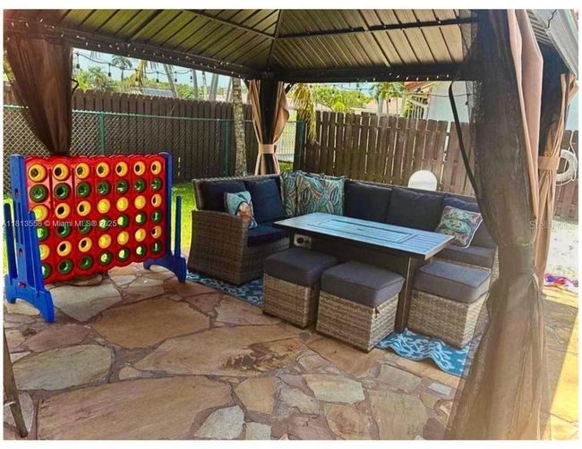 680 111 Th Way, House other with 4 bedrooms, 2 bathrooms and null parking in Coral Springs FL | Image 8