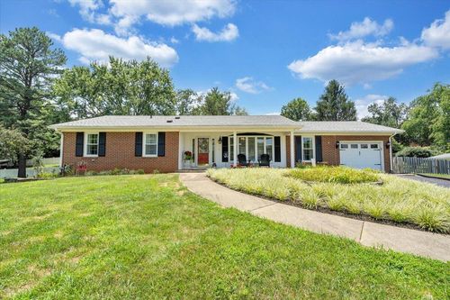 136 Grimes St, Roanoke, VA, 24019-8435 | Card Image