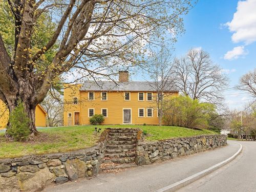 483 Franklin St, Reading, MA, 01867-1221 | Card Image