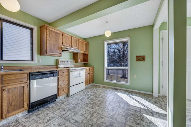 24 Rivervalley Crescent Se, House other with 3 bedrooms, 3 bathrooms and 2 parking in Calgary AB | Image 6