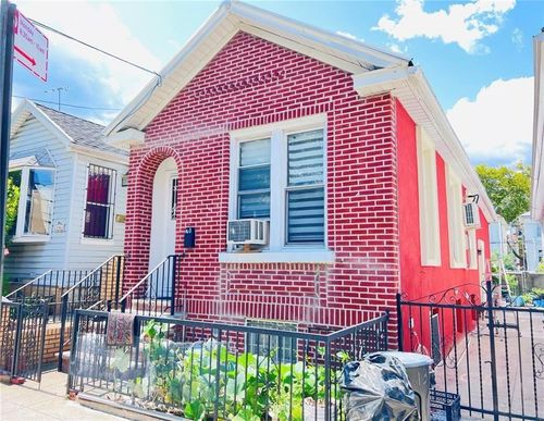1392 W 7th St, Brooklyn, NY, 11204-4829 | Card Image