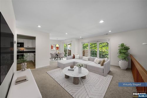 764 Charles Ct, Fort Lee, NJ, 07024-2152 | Card Image