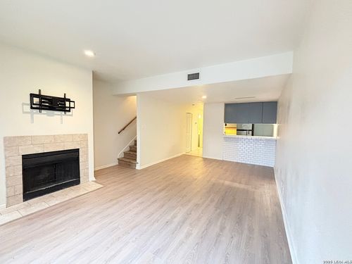 106-8642 Fredericksburg Rd., San Antonio, TX, 78240 | Card Image