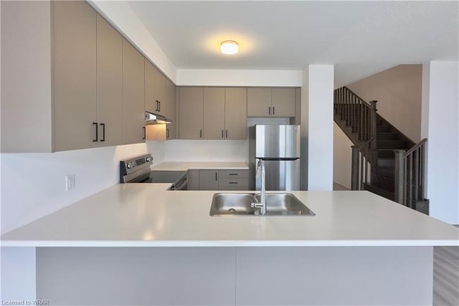 39 Prest Way, Townhouse with 3 bedrooms, 3 bathrooms and 2 parking in Fergus ON | Image 9