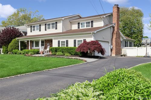 97 Sunset Dr, Sayville, NY, 11782-2808 | Card Image