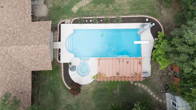 Bird's eye view of a pool | Image 29