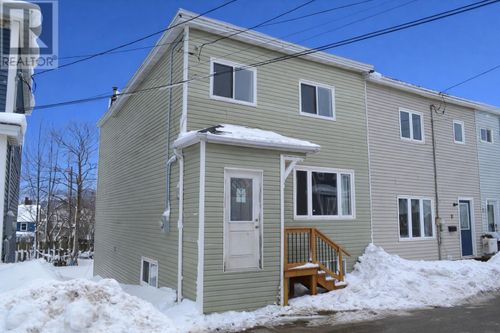 15 Gear St, St. John's, NL, A1C2J3 | Card Image