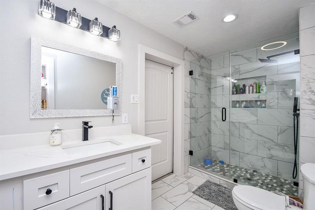 Second Primary Bedroom Private Bathroom | Image 24
