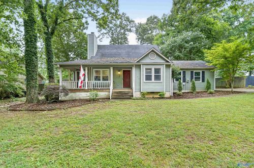 132 Oakcrest Rd, Huntsville, AL, 35811-9056 | Card Image