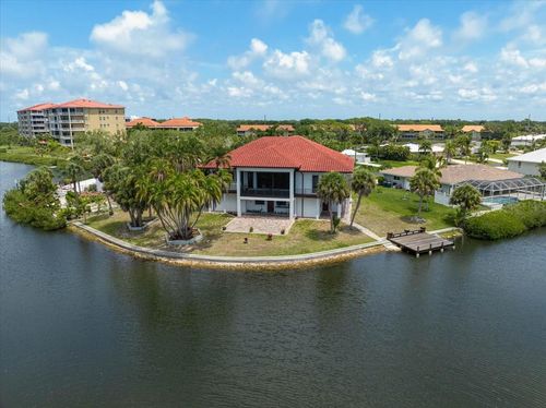 135 Tina Island Dr, OSPREY, FL, 34229-9611 | Card Image
