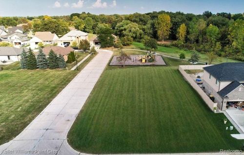 33228 Nicola, Fraser, MI, 48026-5225 | Card Image