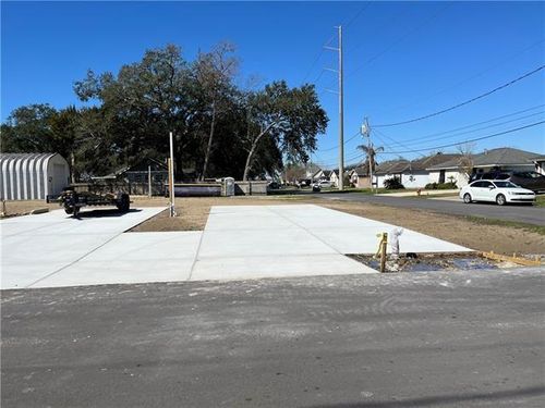 712 E 1st St, Belle Chasse, LA, 70037-2704 | Card Image