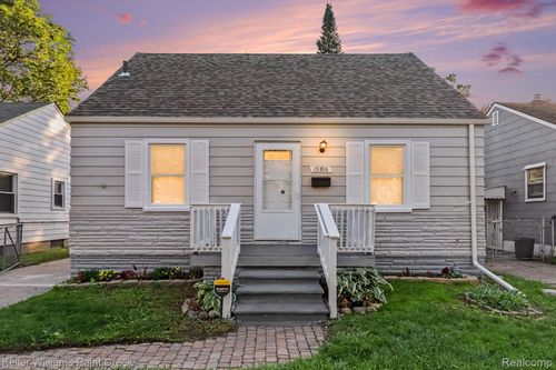 19396 Elkhart St, Harper Woods, MI, 48225-2160 | Card Image