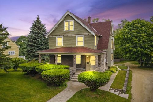 924 W Grand Avenue, Port Washington, WI, 53074 | Card Image