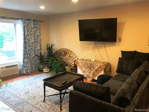 apt-226d-30225 Utica Rd, Roseville, MI, 48066-1531 | Card Image