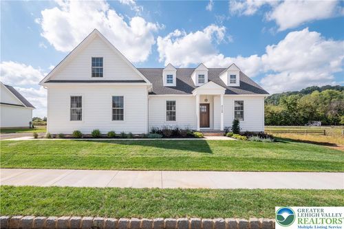 4268 Stonebridge Dr, Bethlehem, PA, 18015-8710 | Card Image