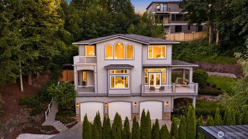 16125 Se 44th Way, Bellevue, WA, 98006-7101 | Card Image