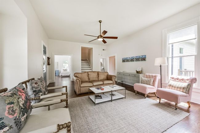 612 S Day St, House other with 4 bedrooms, 3 bathrooms and 1 parking in Brenham TX | Image 13