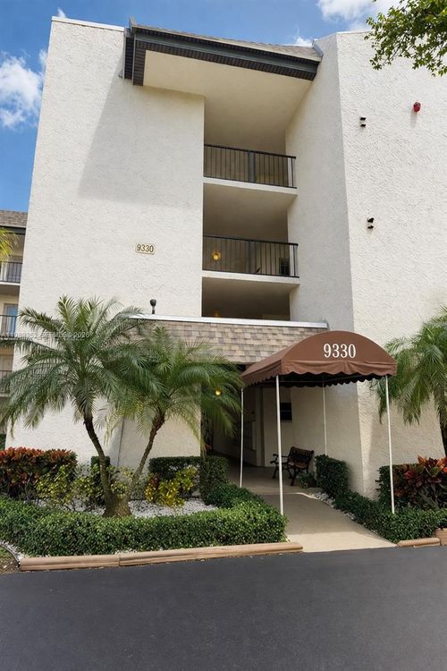 apt-201-9330 Lagoon Pl, Davie, FL, 33324-6740 | Card Image