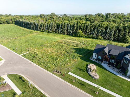 9256 Didrick Dr, Horace, ND, 58047-2811 | Card Image