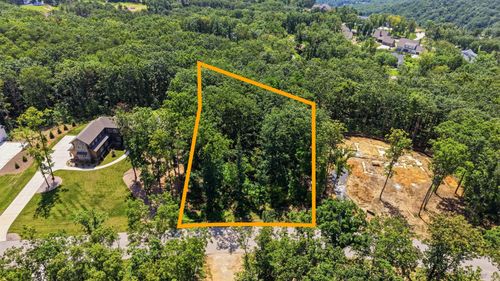 8354 Bear Paw Trl, Signal Mountain, TN, 37377-4202 | Card Image
