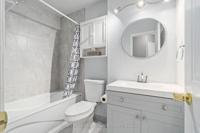 24 - 42A Stewart Maclaren Rd, Condo with 2 bedrooms, 1 bathrooms and null parking in Georgetown ON | Image 21