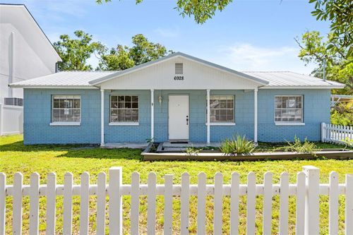 6928 S West Shore Blvd, Tampa, FL, 33616-2730 | Card Image