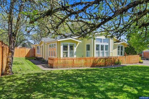 631 N 12th St, Philomath, OR, 97370-9305 | Card Image