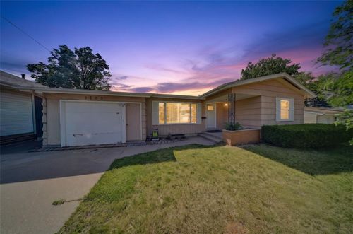3105 Kenridge Drive Ne, Cedar Rapids, IA, 52402 | Card Image