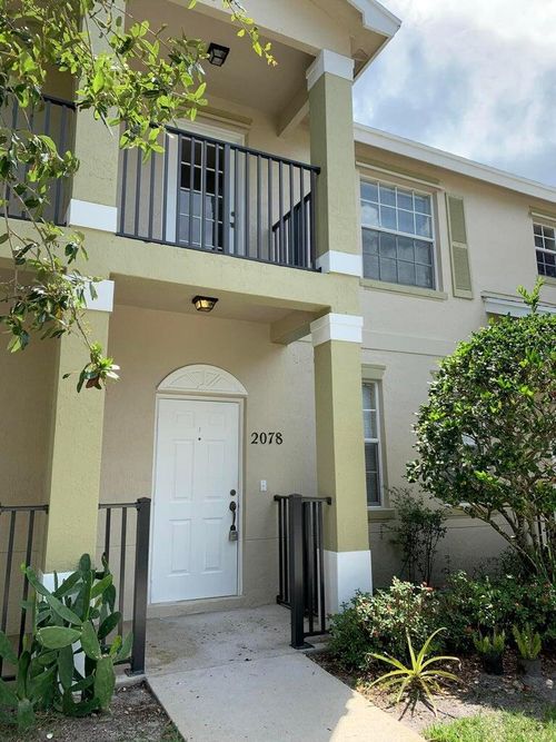 2078 Se Glen Ridge Dr, Port St. Lucie, FL, 34952-8020 | Card Image