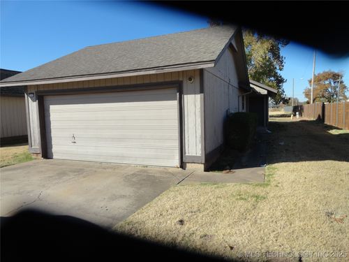 7302 Saint Louis Ave, Tulsa, OK, 74136-7301 | Card Image
