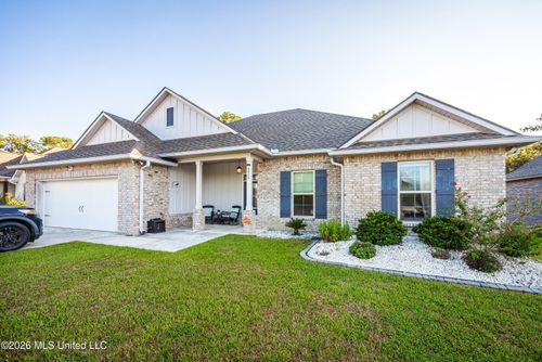 6956 Osprey Dr, Ocean Springs, MS, 39564-4205 | Card Image