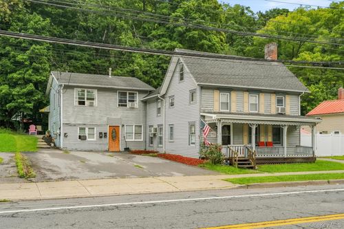 147 Main St, Chester, NY, 10918-1326 | Card Image