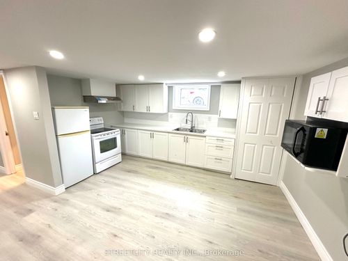 lower-437 Charlotte St, London, ON, N5W4A5 | Card Image