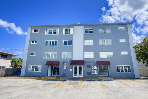 apt-401-1060 Crystal Lake Dr, Deerfield Beach, FL, 33064-1953 | Card Image