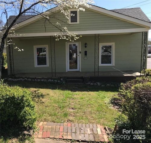 213 W King St, Kings Mountain, NC, 28086-3348 | Card Image