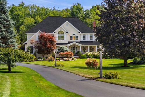 27 Mcafee Farm Rd, Bedford, NH, 03110-4637 | Card Image