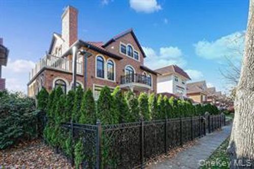 36-69 Dartmouth St, Forest Hills, NY, 11375-5141 | Card Image