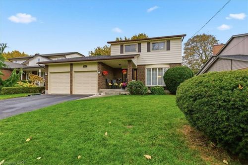 471 Anndale Rd, Waterloo, ON, N2K2N7 | Card Image