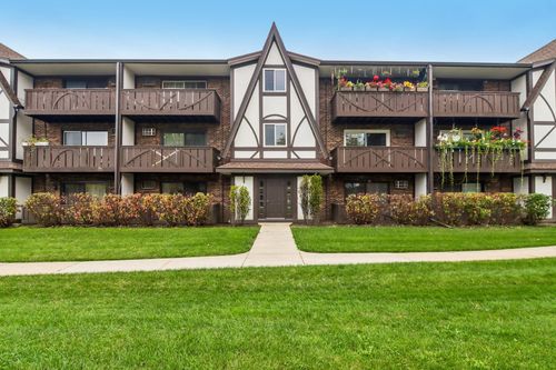 10-3 Timber Lane, Vernon Hills, IL, 60061 | Card Image