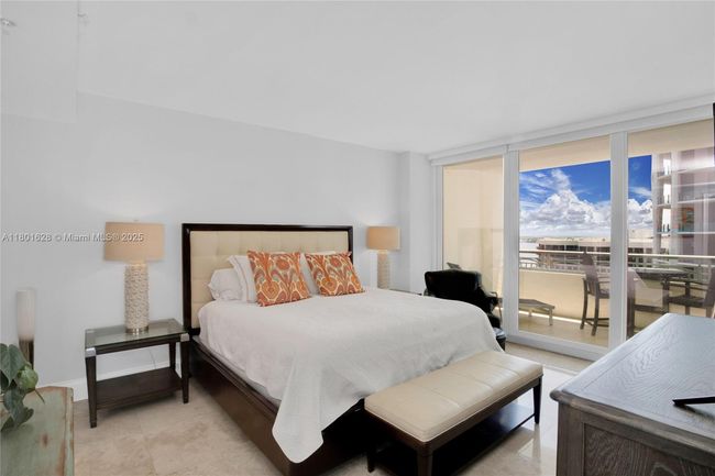 APT-1904 - 3400 Sw 27 Th Ave, Condo with 2 bedrooms, 3 bathrooms and null parking in Coconut Grove FL | Image 4