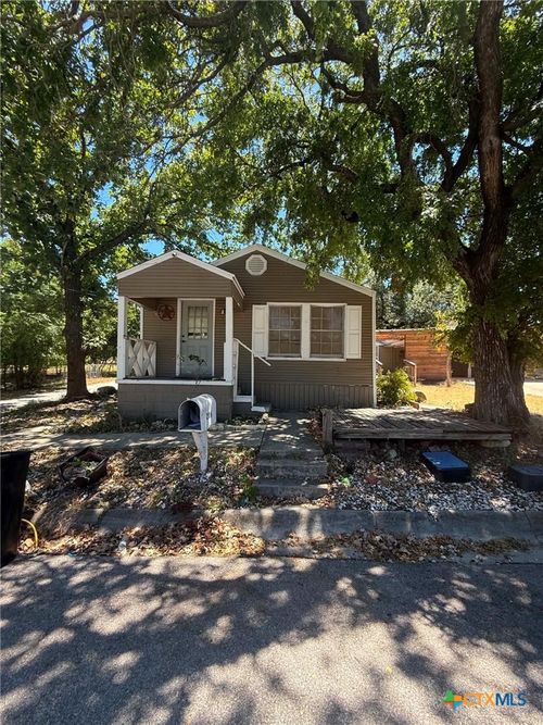 206 W Avenue B, Lampasas, TX, 76550-1806 | Card Image