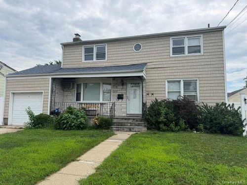 74 Crestwood Blvd, Farmingdale, NY, 11735-5801 | Card Image