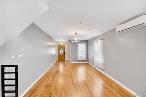 230 144th Ave, Springfield Gardens, NY, 11413 | Card Image