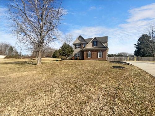 8102 Broad Ridge Ct, Browns Summit, NC, 27214-9848 | Card Image